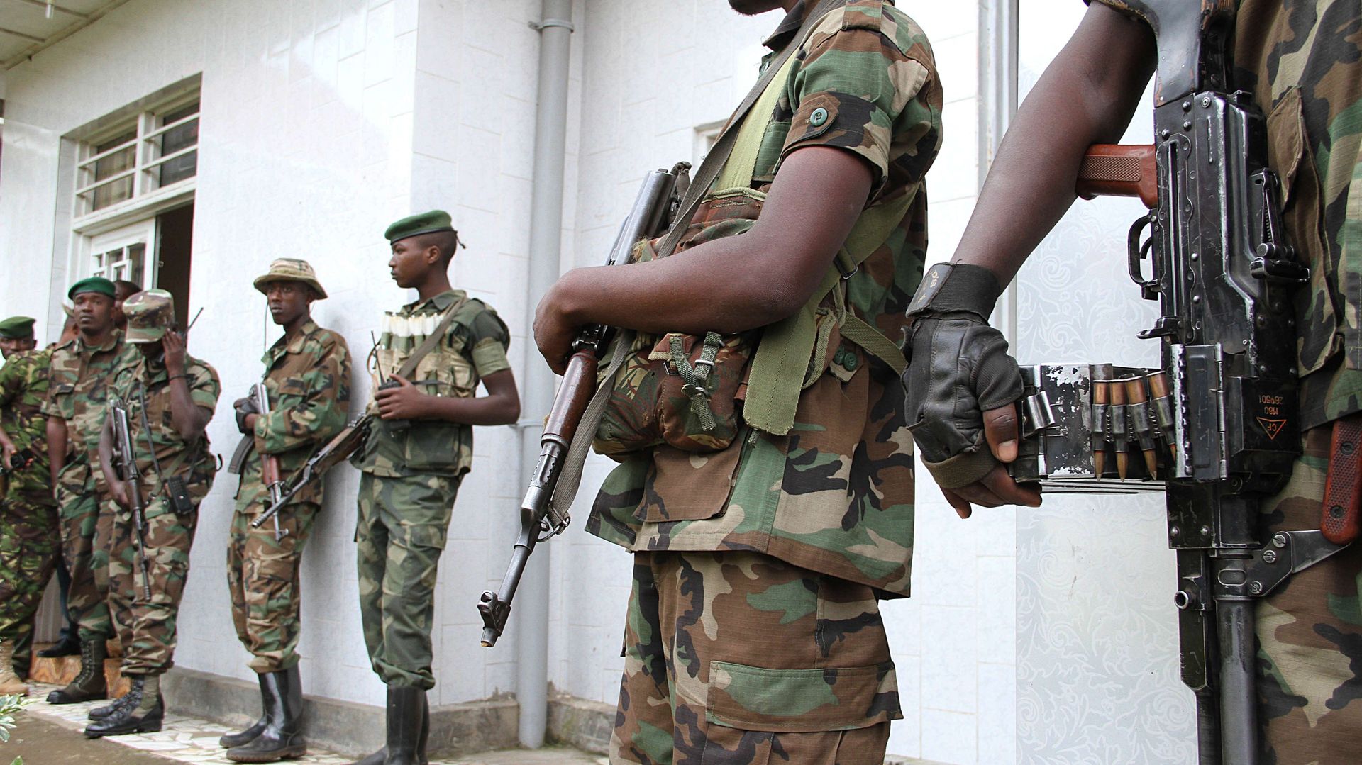 Des milliers de personnes fuient vers l’Ouganda à cause des combats dans l’est de la RDC