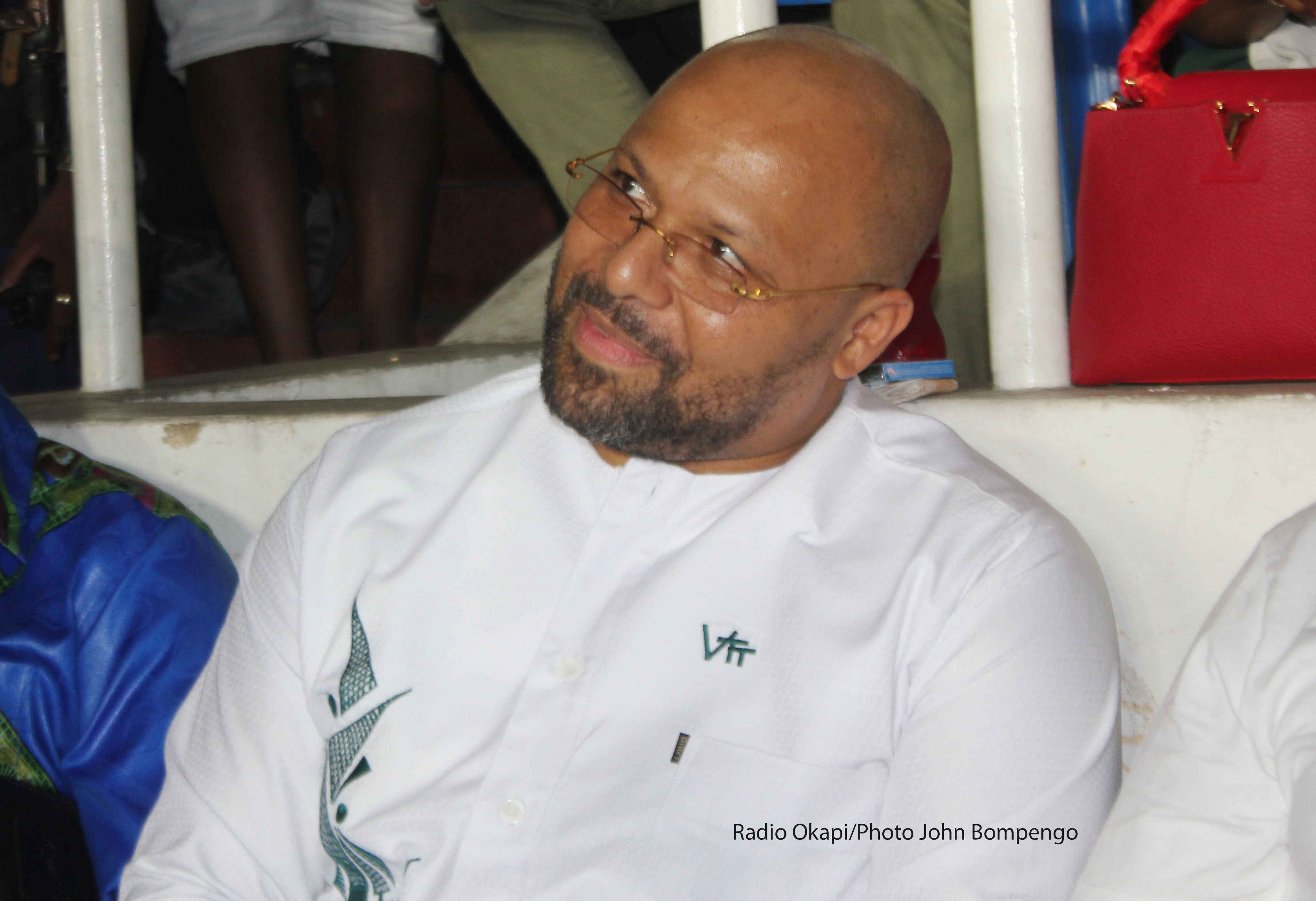 Le président de Darling Club Motema Pembe (DCMP), Tshimanga Vidiye lors du match de son club contre ESAE FC du Benin au stade des Martyrs le 02/02/2020 à Kinshasa (1-0). DCMP est éliminé, malgré sa victoire. Radio Okapi/Photo John Bompengo<br />