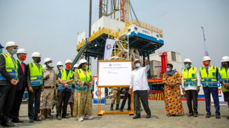Ouganda: lancement des premières activités de forage pétrolier du pays