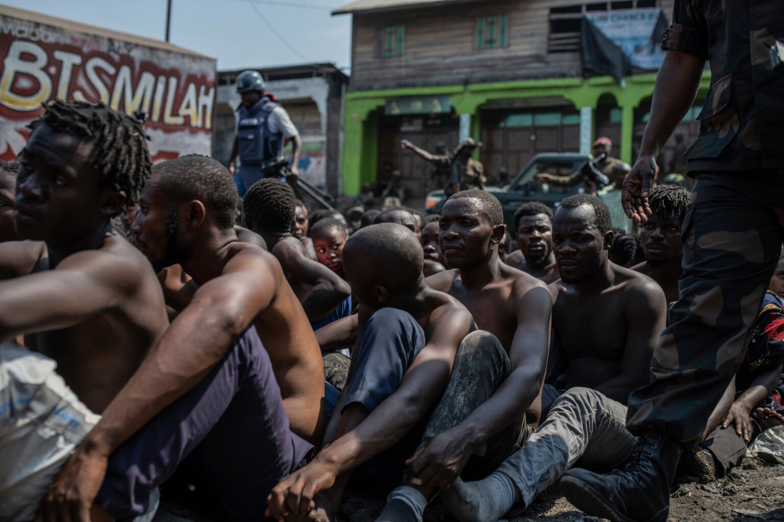 “Des corps qui explosent, des jambes cassées, et cela sans aucune justification” : témoignages accablant à Goma