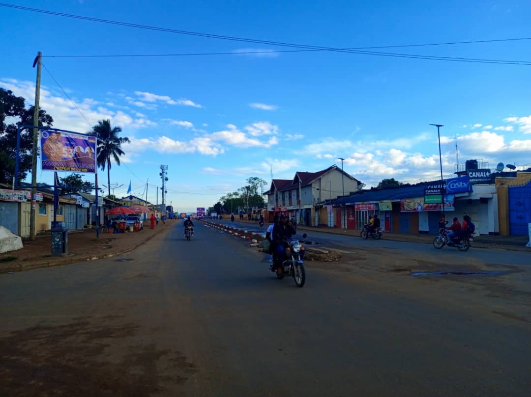 Elections 2023 : « La RDC se perd dans des programmes irréalistes et irréalisables », note le candidat Kazadi