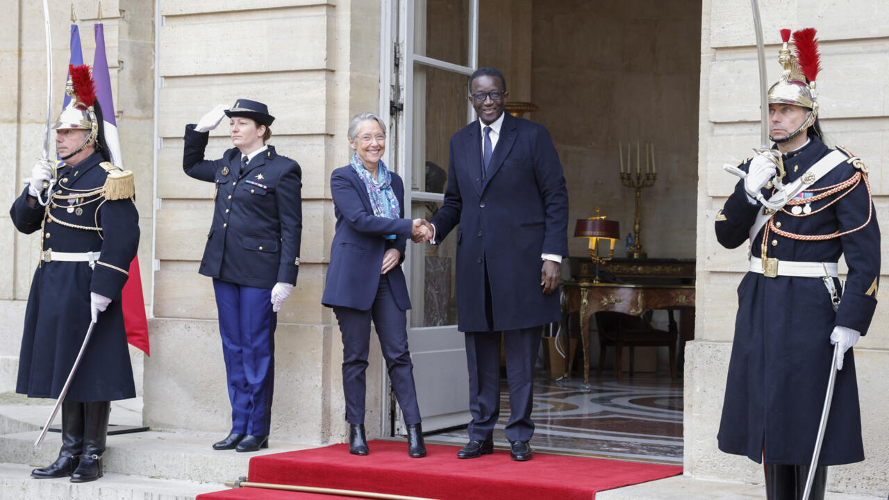 La visite en France du Premier ministre Amadou Ba fait grincer des dents au Sénégal