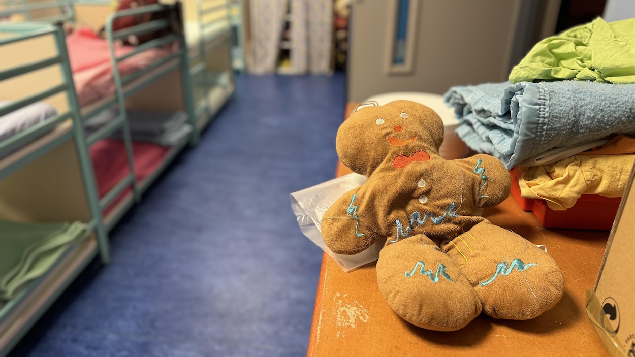 « Une solution bricolée » : quand des écoles françaises hébergent des enfants à la rue