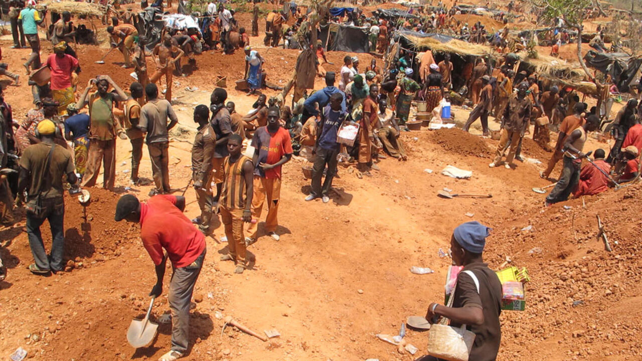 Mali: l&rsquo;armée et le groupe Wagner investissent la mine d&rsquo;or artisanale d&rsquo;Intahaka