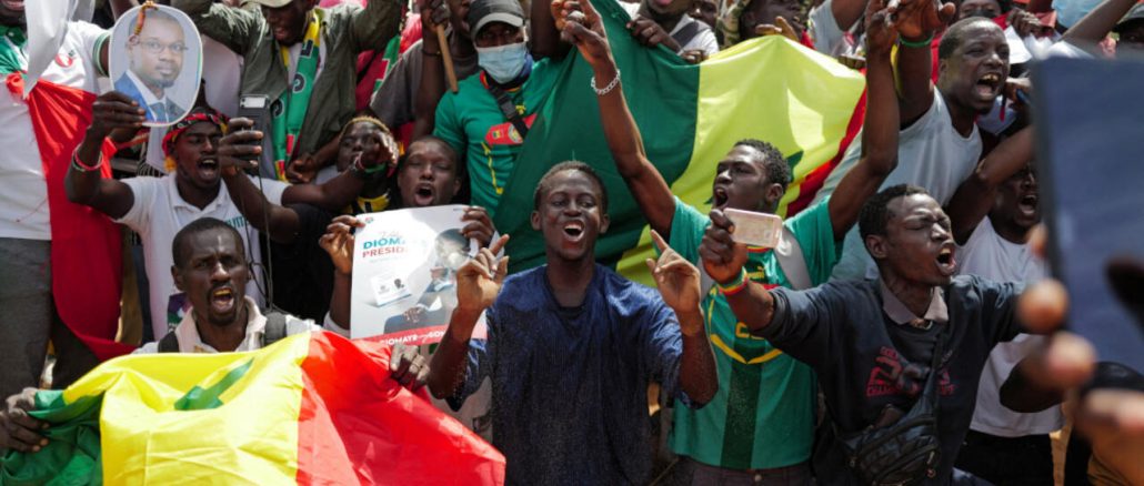 À la Une: on a voté hier au Sénégal !