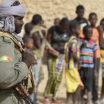 Mali: polémique après la parution du livre d&rsquo;un colonel évoquant «des exactions» de l&rsquo;armée