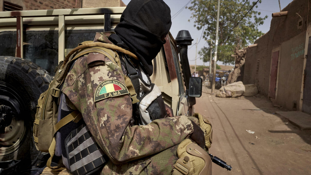 Mali: le colonel Alpha Yaya Sangaré, auteur d&rsquo;un livre critique sur l&rsquo;armée, arrêté