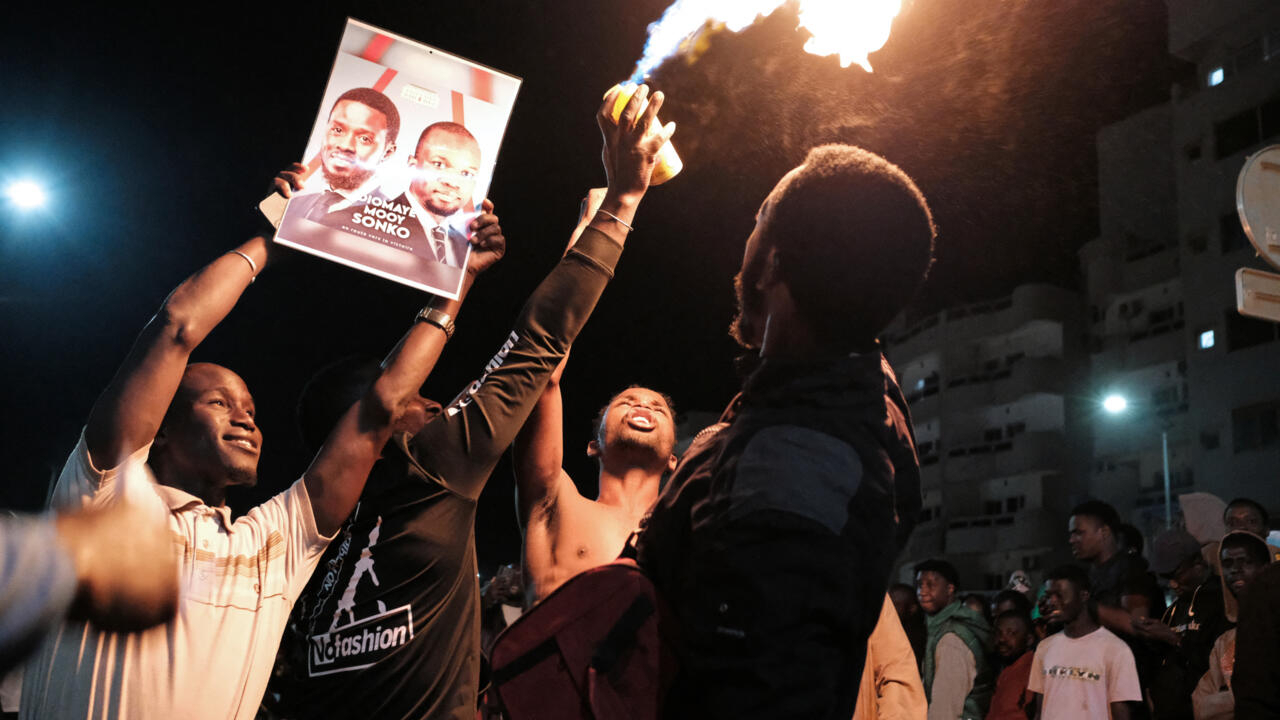 Sénégal: les opposants Ousmane Sonko et Bassirou Diomaye Faye sont sortis de prison, scènes de liesse à Dakar