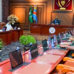 Kinshasa : Félix Tshisekedi préside une réunion du Conseil supérieur  élargi de la défense