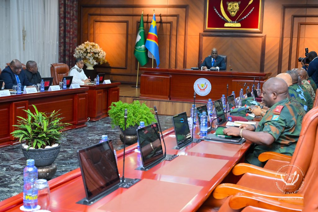 Kinshasa : Félix Tshisekedi préside une réunion du Conseil supérieur élargi de la défense