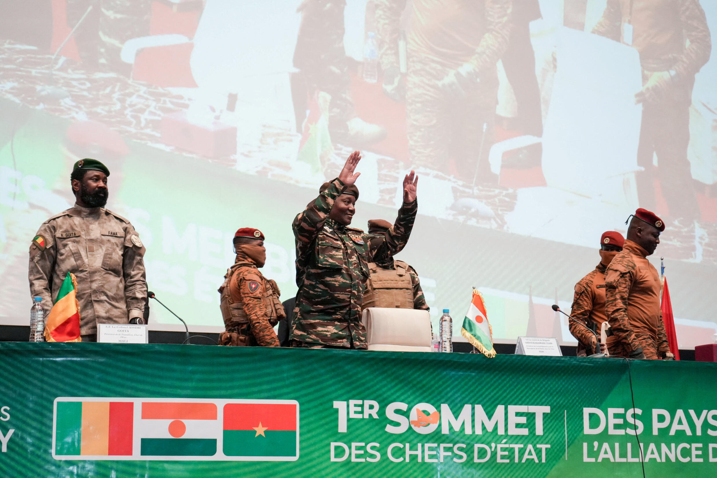 Au Mali, les figures politiques réagissent à la création de la Confédération des États du Sahel