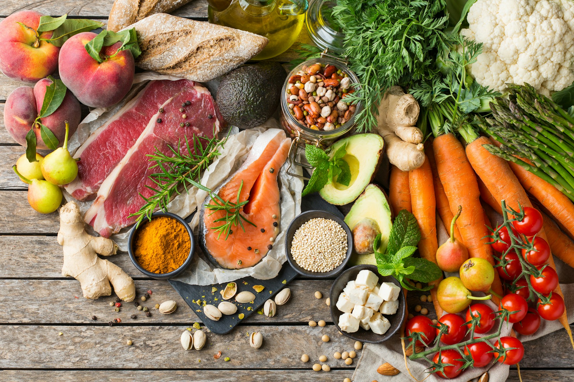 Alimentation Équilibrée: Healthy food for balanced flexitarian mediterranean diet concept