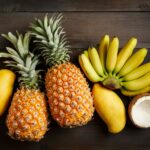 Various tropical fruits: fruits tropicaux