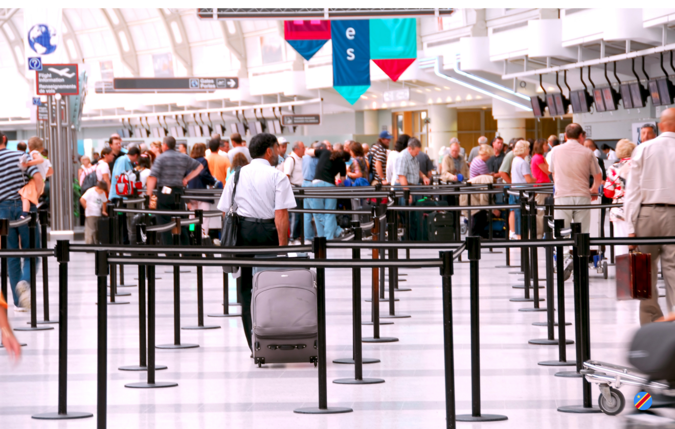 Canada bars foreign travelers over Ebola outbreak